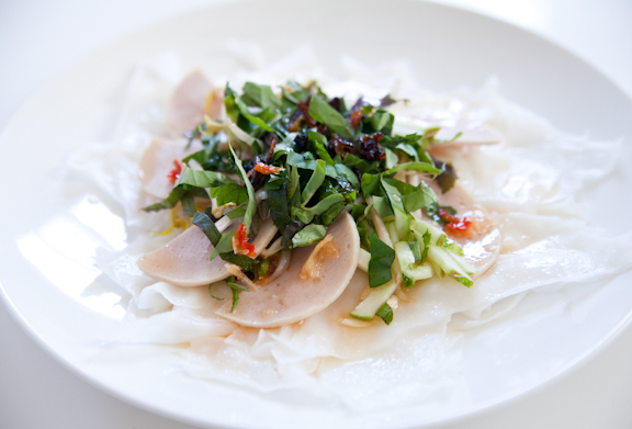 steamed rice noodle sheets (banh uot)