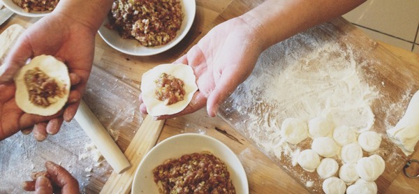 Pork and Cabbage Dumplings (é‹è²¼ Guotie, é¤ƒå­ Jiaozi) for Chinese New Year: Tutorial and Recipe